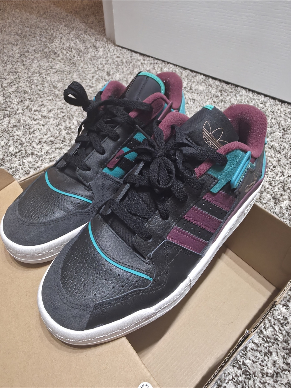 Adidas Forum Exhbit Lows Size 8